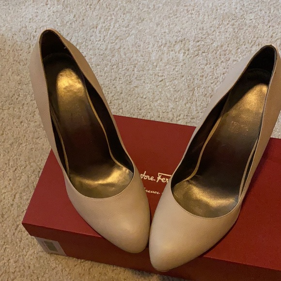 Shoes - Picture 2 of 4